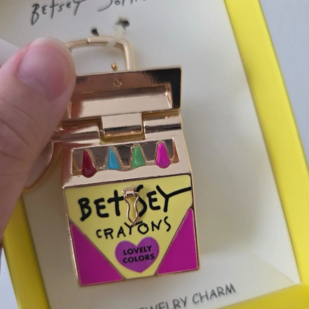 BETSEY JOHNSON Opening Metal Crayon Colors Box Bag/Purse Charm Keychain NEW NWT